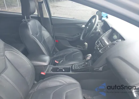 2017 Ford Focus Titanium из США, поврежденный, VIN 1FADP3N23HL209922